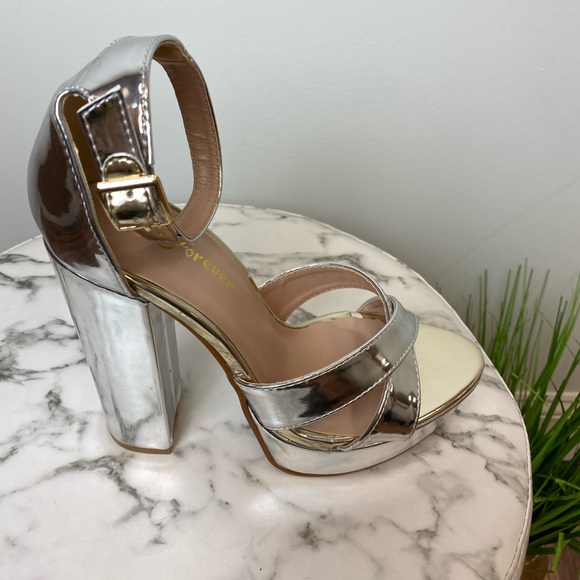 ‼️ Silver Platform High Heel Ankle Strap Open Toe - Picture 4 of 8